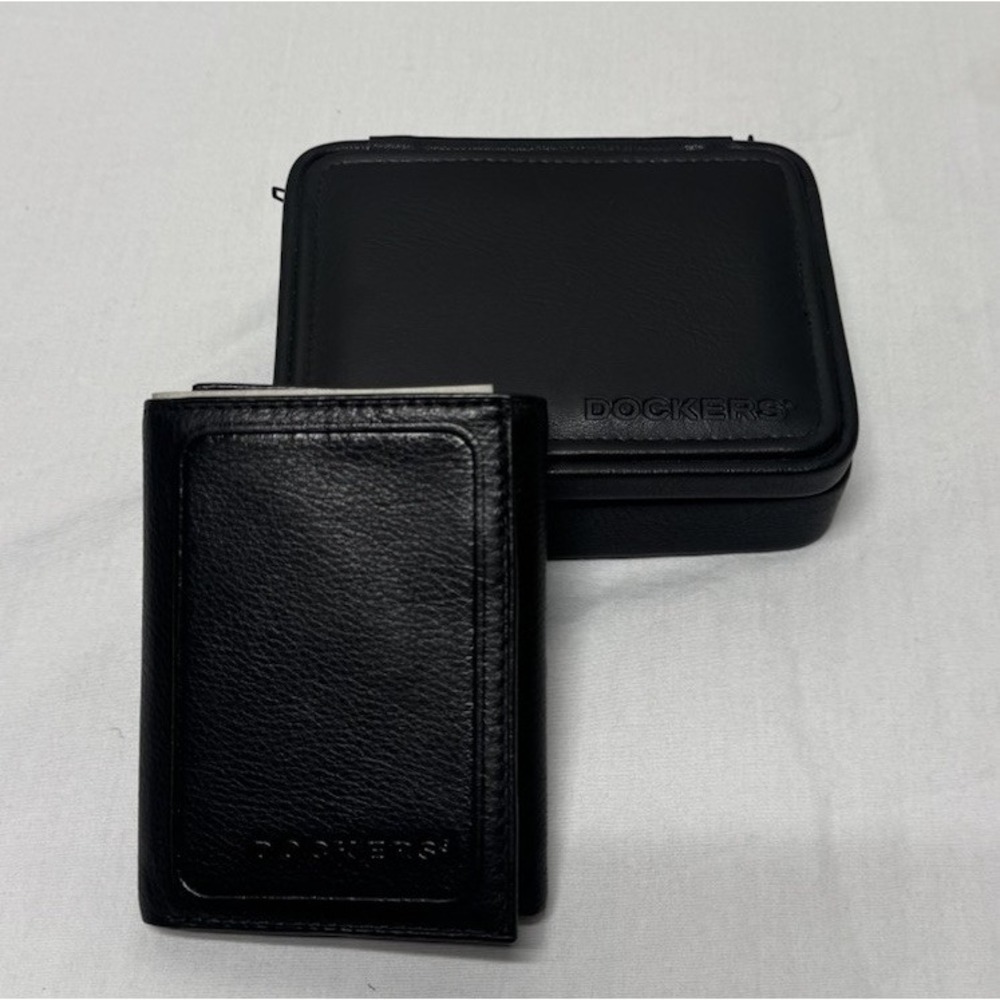 DOCKERS Black Leather Genuine Leather Trifold Wallet In Original Case New